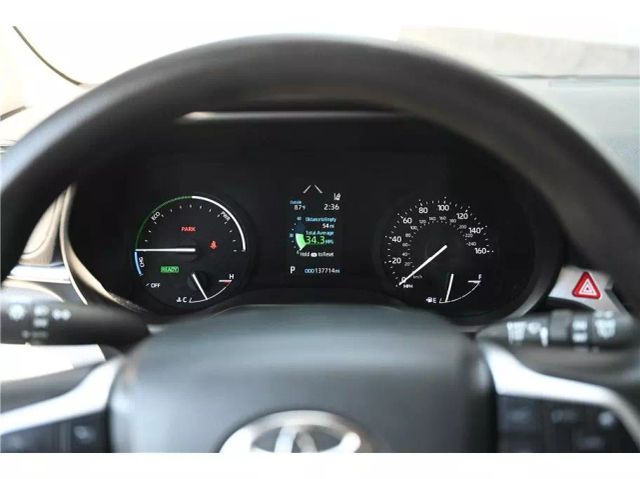 Vehicle image 23 of 35