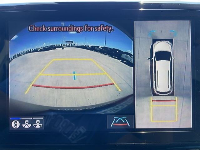 Vehicle image 17 of 23