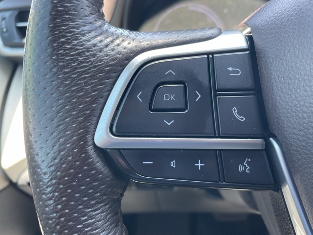 Vehicle image 20 of 23