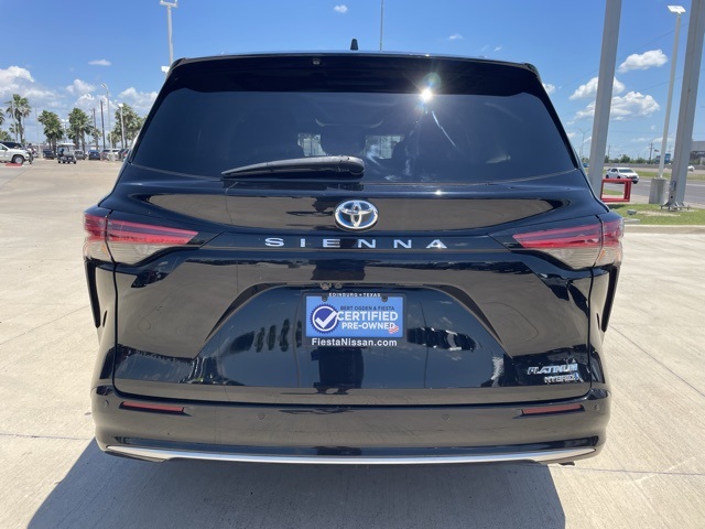 Vehicle image 8 of 23