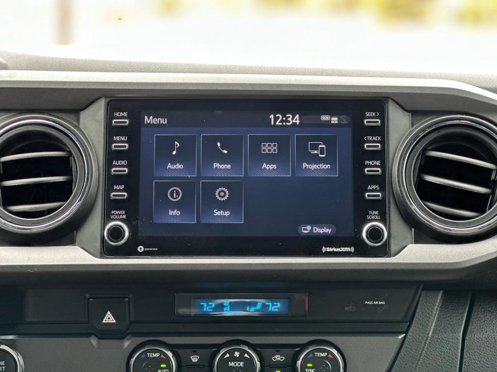 Vehicle image 18 of 30