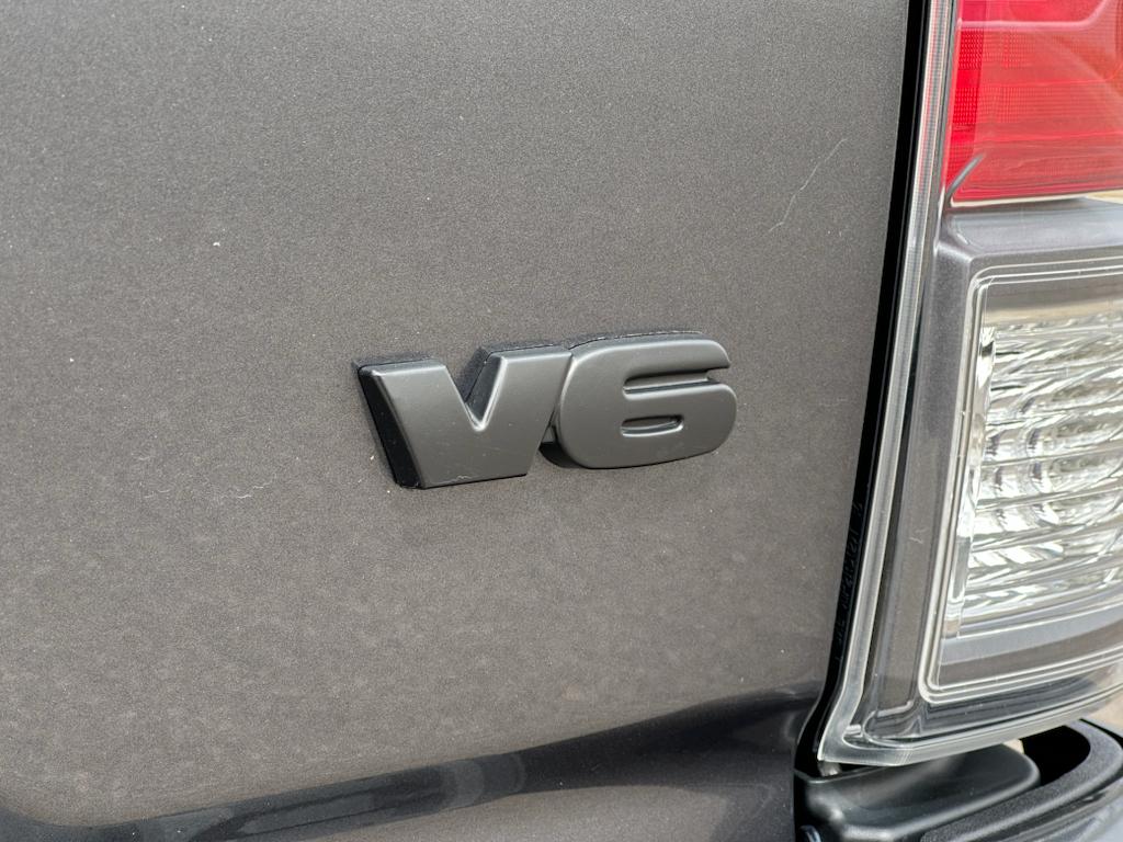 Vehicle image 11 of 30