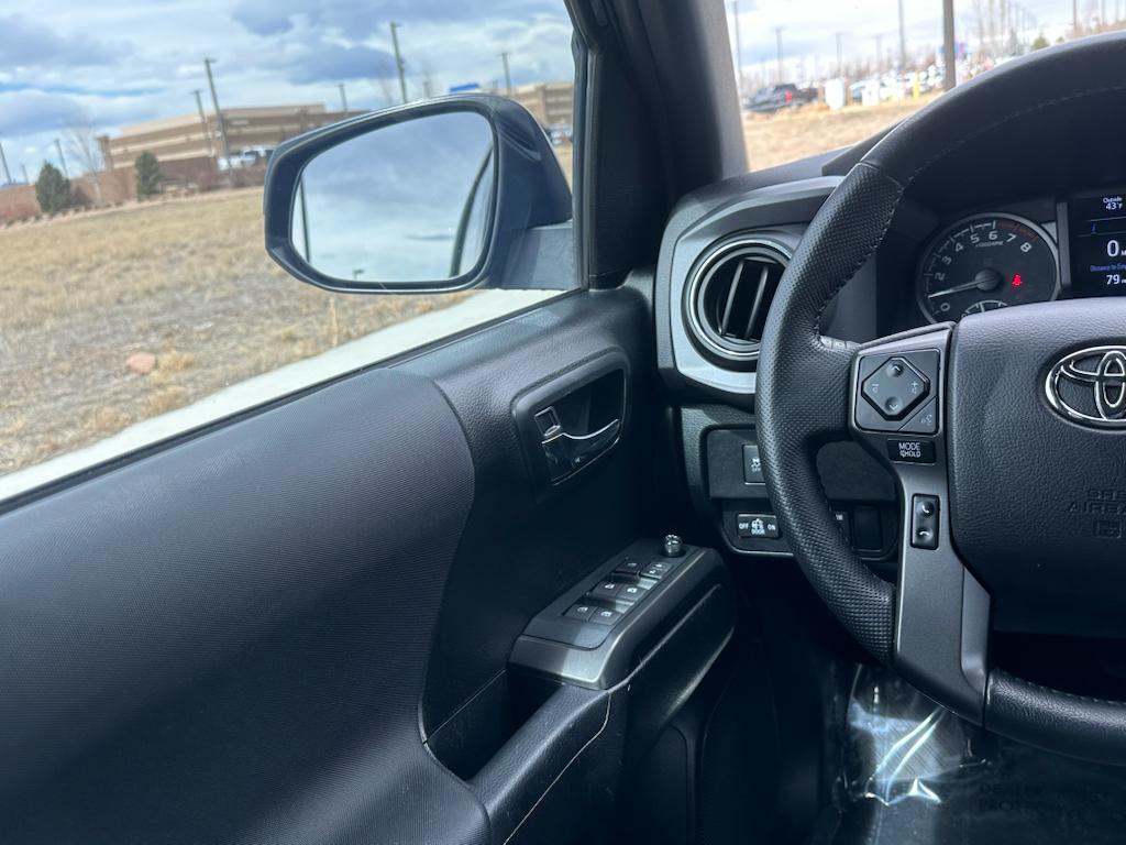 Vehicle image 20 of 30