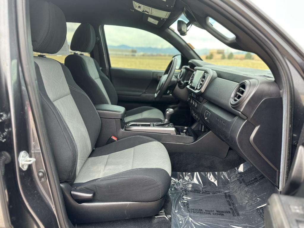 Vehicle image 24 of 30