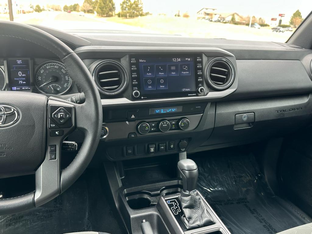Vehicle image 21 of 30