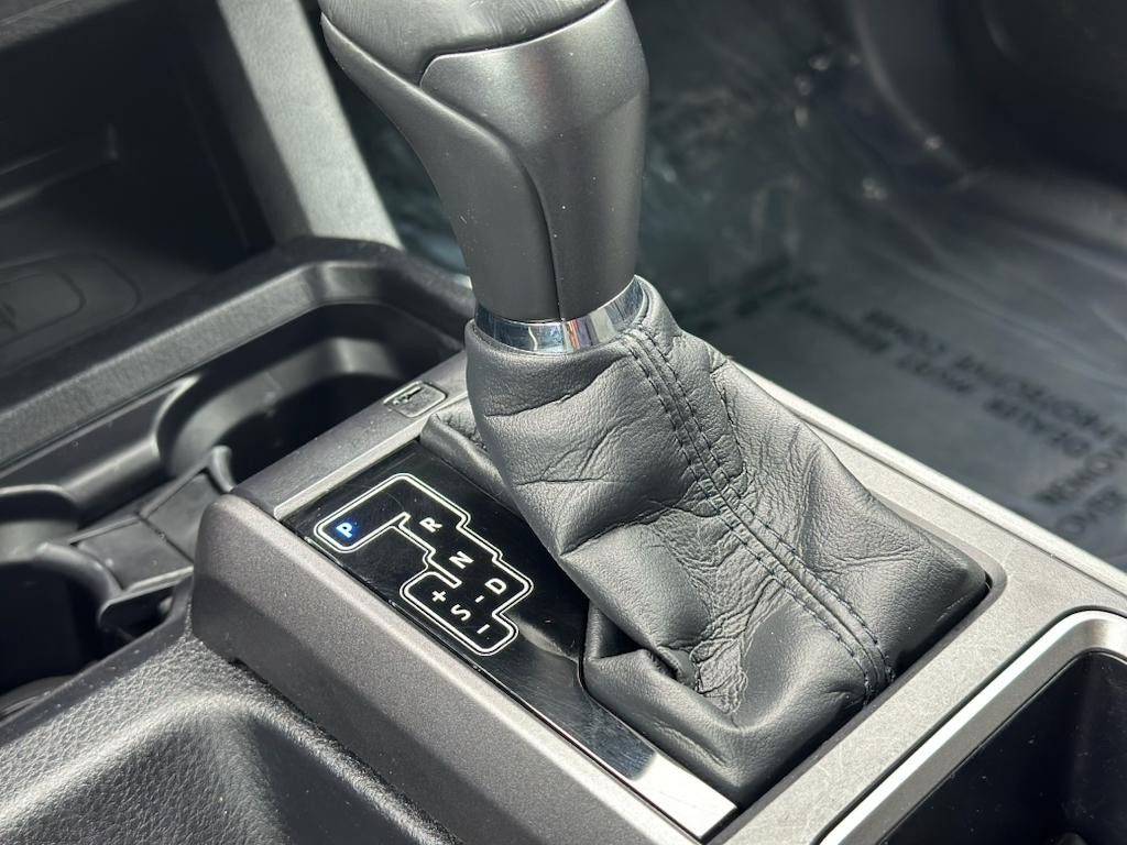 Vehicle image 16 of 30