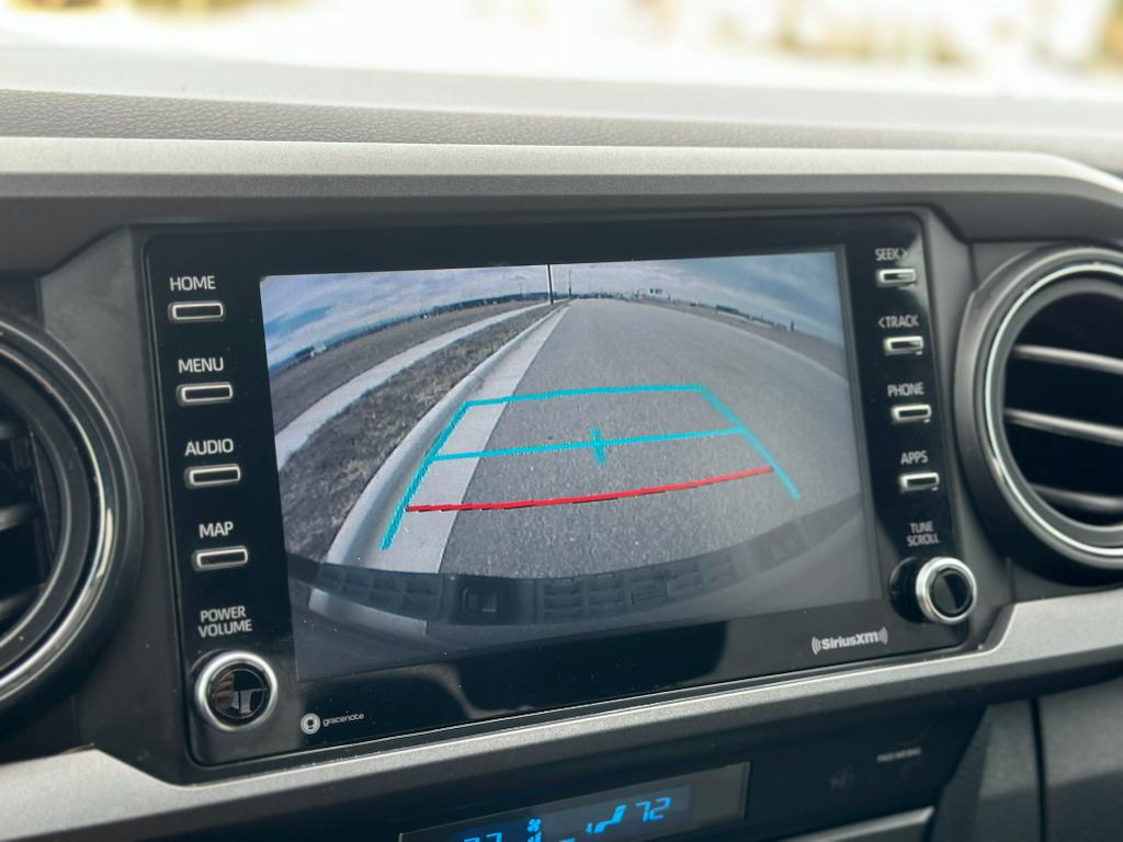Vehicle image 19 of 30