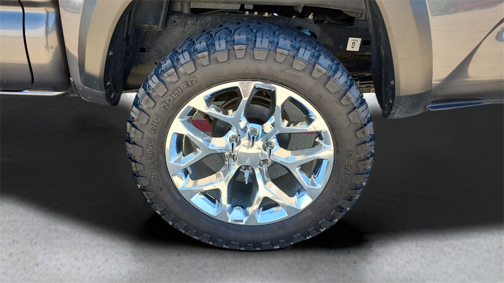 Vehicle image 37 of 38