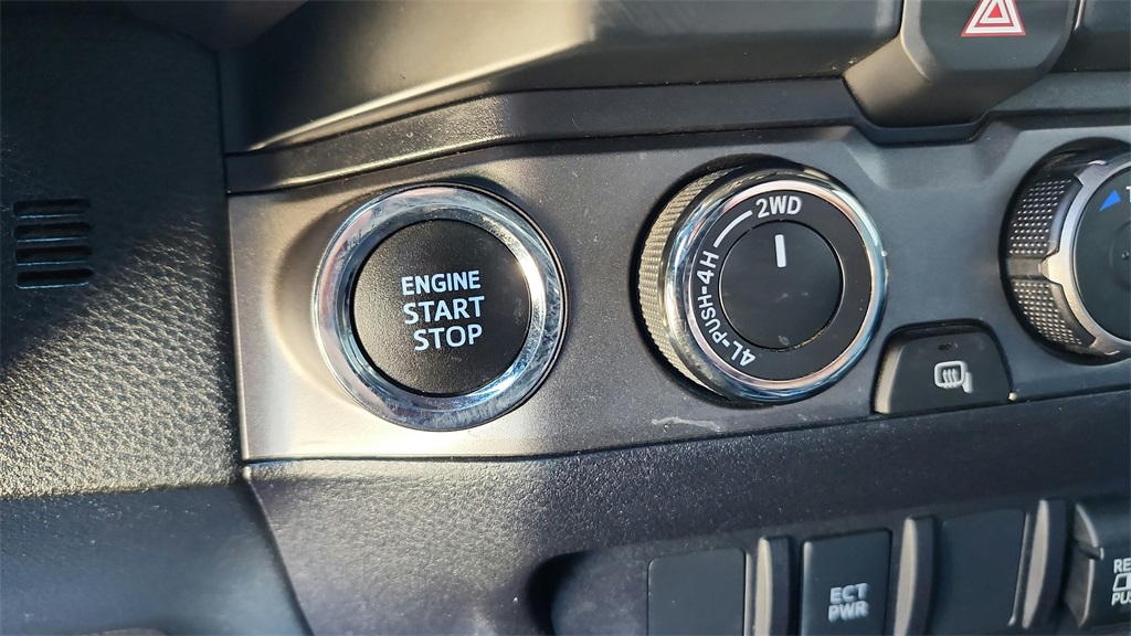 Vehicle image 17 of 38