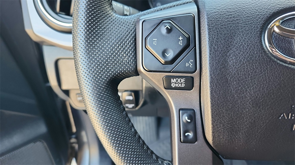 Vehicle image 24 of 38