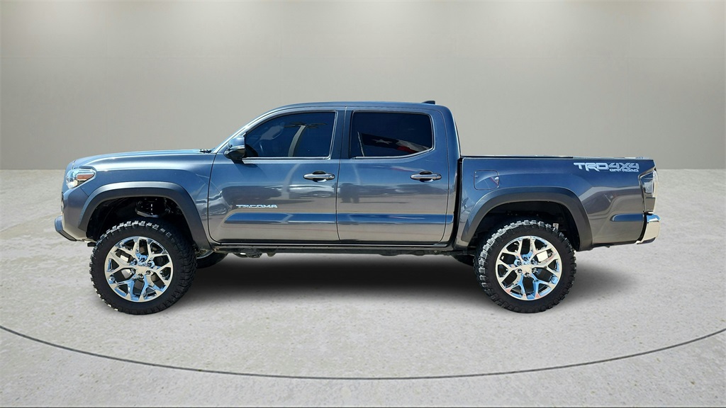 Vehicle image 8 of 38