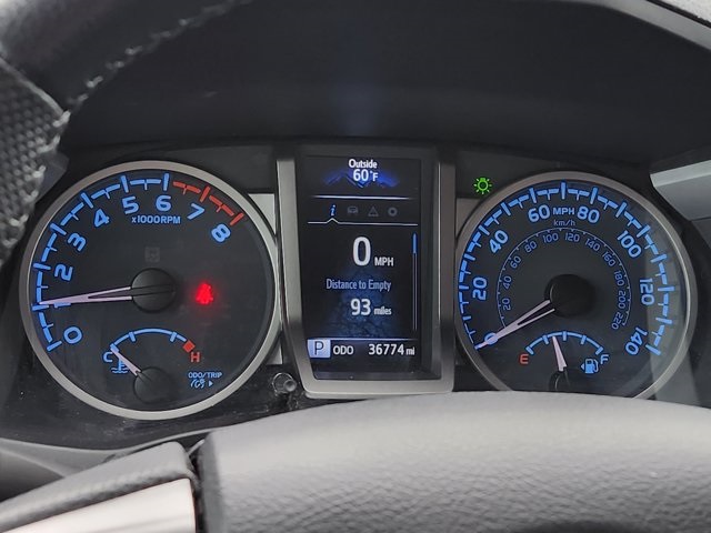 Vehicle image 26 of 28