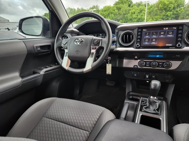 Vehicle image 22 of 28