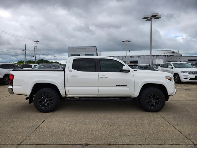 Vehicle image 4 of 28