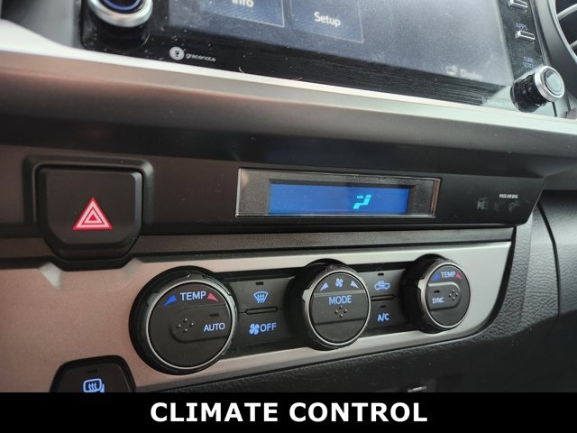 Vehicle image 16 of 28