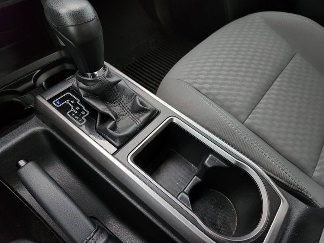 Vehicle image 27 of 28