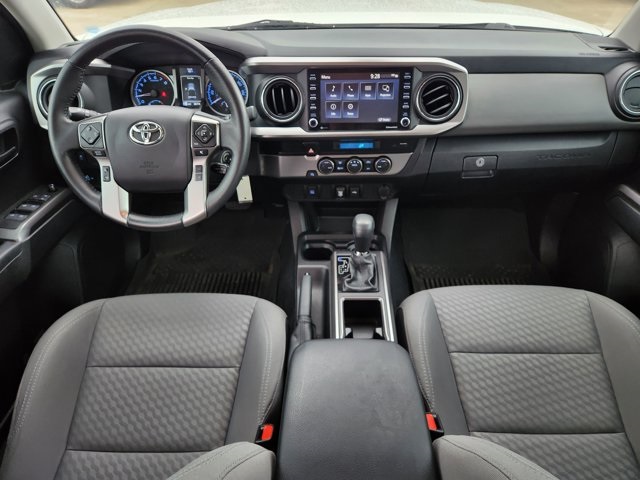 Vehicle image 17 of 28