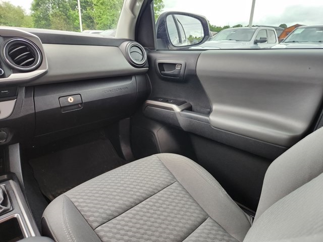 Vehicle image 23 of 28