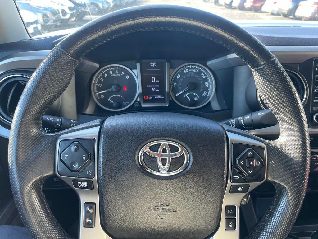 Vehicle image 29 of 34
