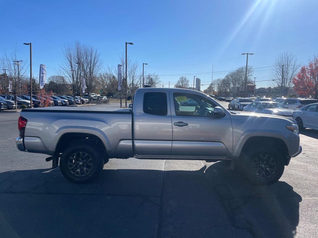 Vehicle image 7 of 34