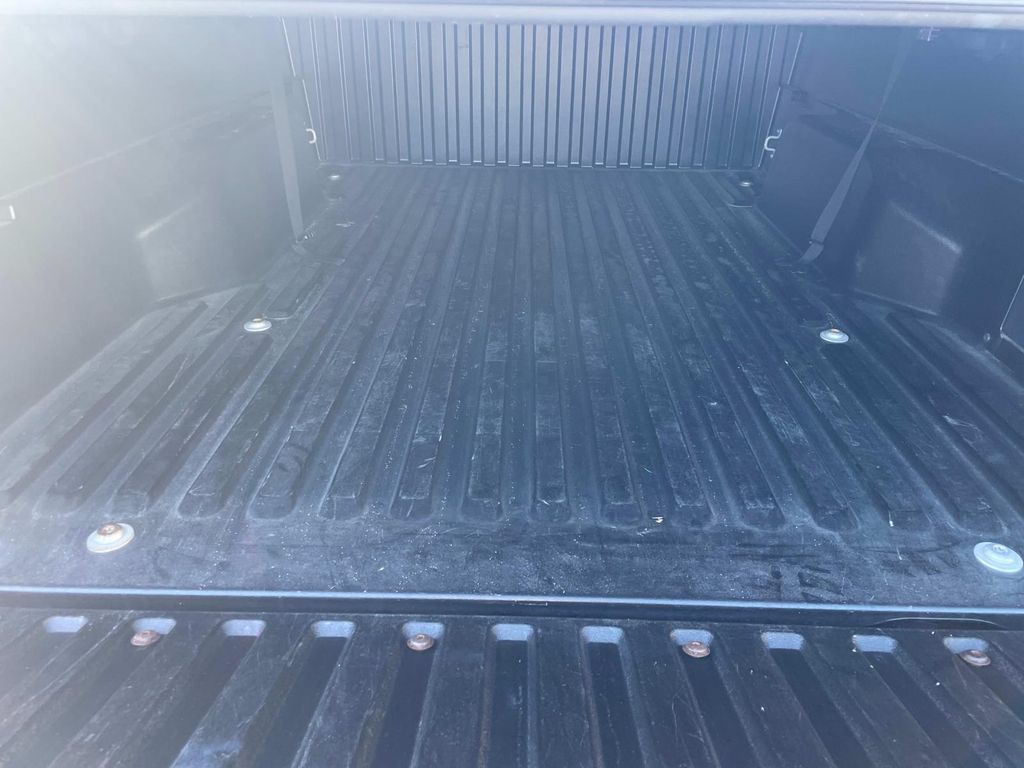 Vehicle image 11 of 34