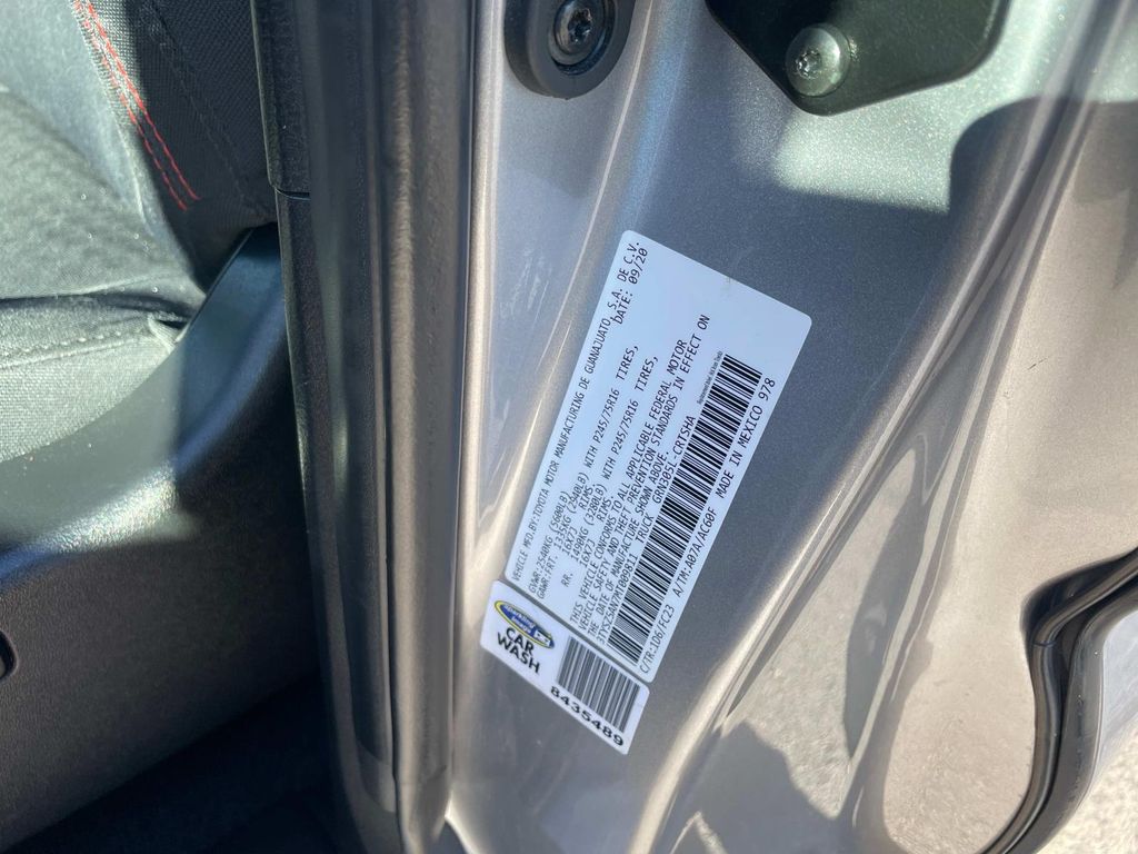 Vehicle image 22 of 34