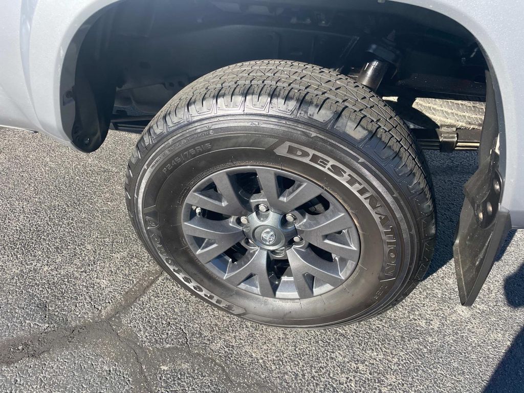 Vehicle image 14 of 34