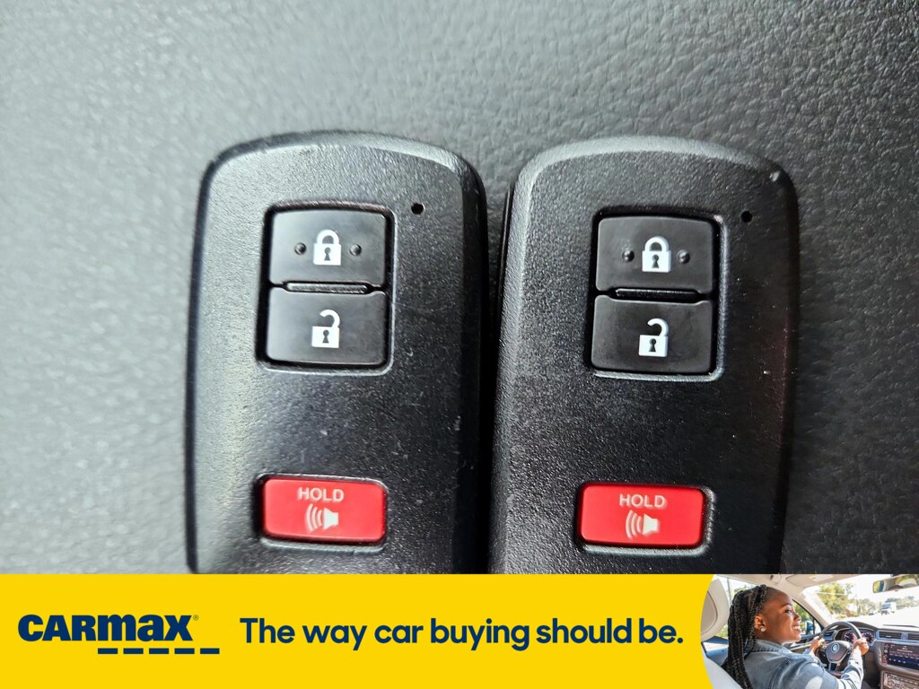 Vehicle image 29 of 30