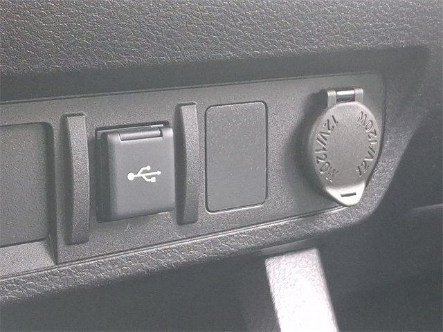 Vehicle image 25 of 30