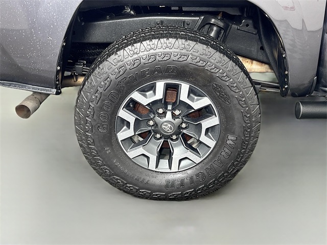 Vehicle image 31 of 32