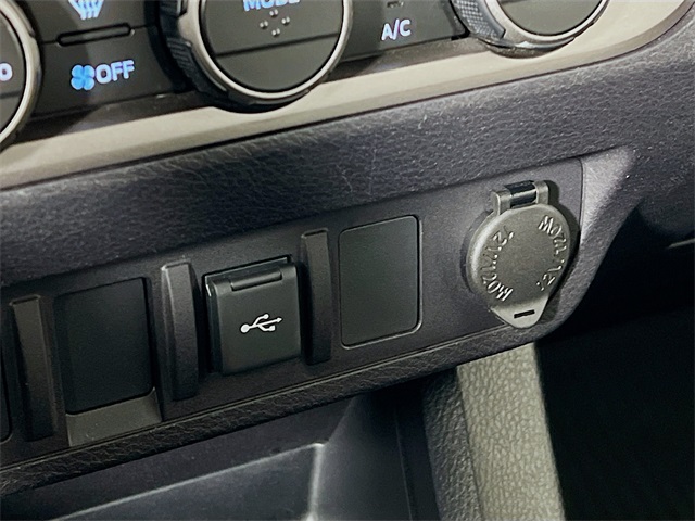 Vehicle image 19 of 32