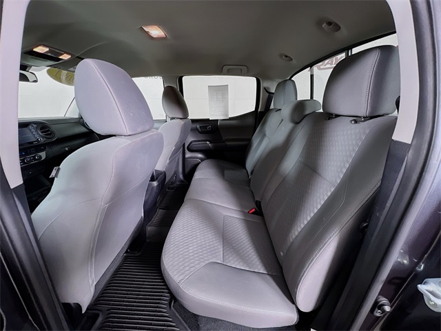 Vehicle image 21 of 32
