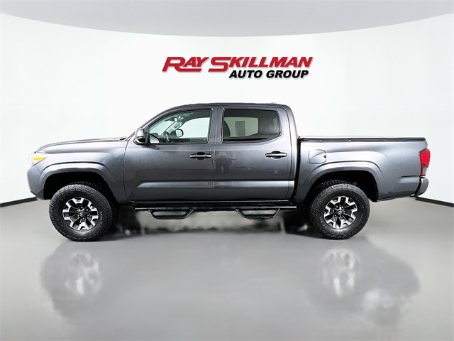 Vehicle image 8 of 32