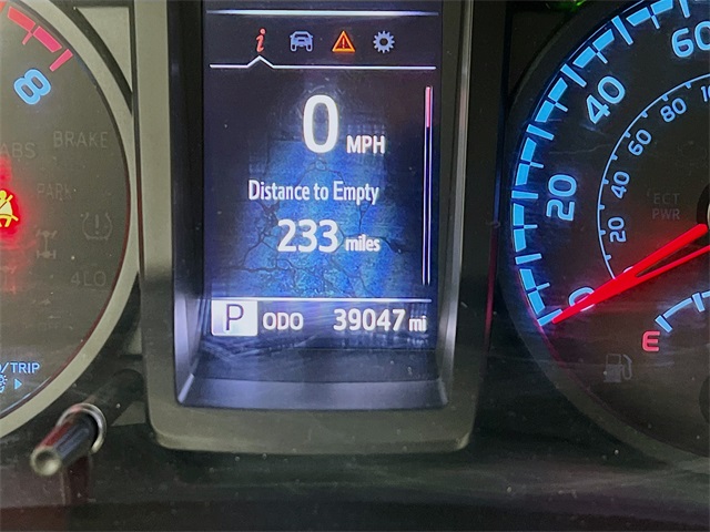 Vehicle image 15 of 32