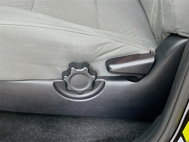 Vehicle image 11 of 32