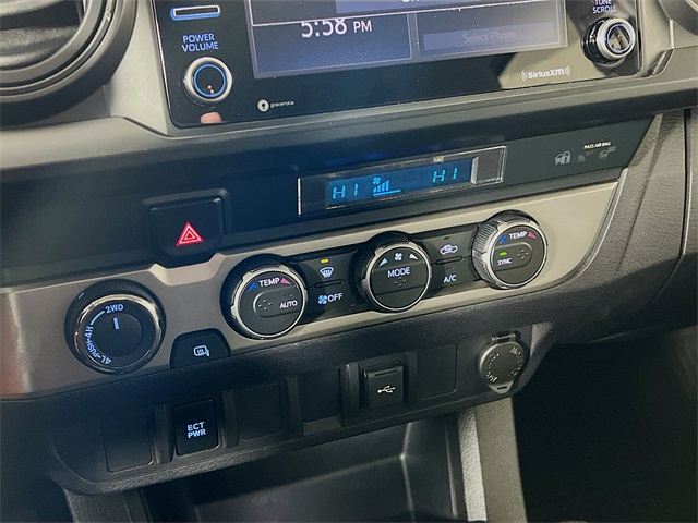 Vehicle image 18 of 32