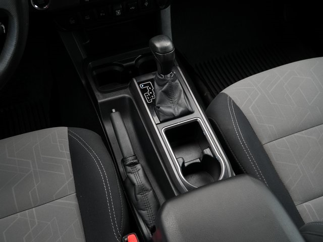Vehicle image 17 of 25