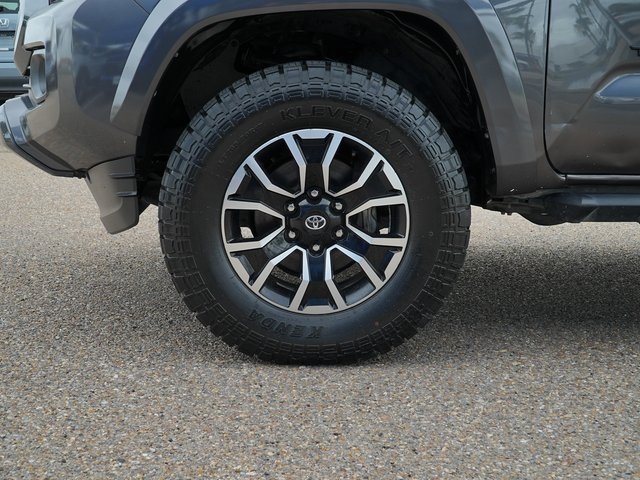 Vehicle image 8 of 25