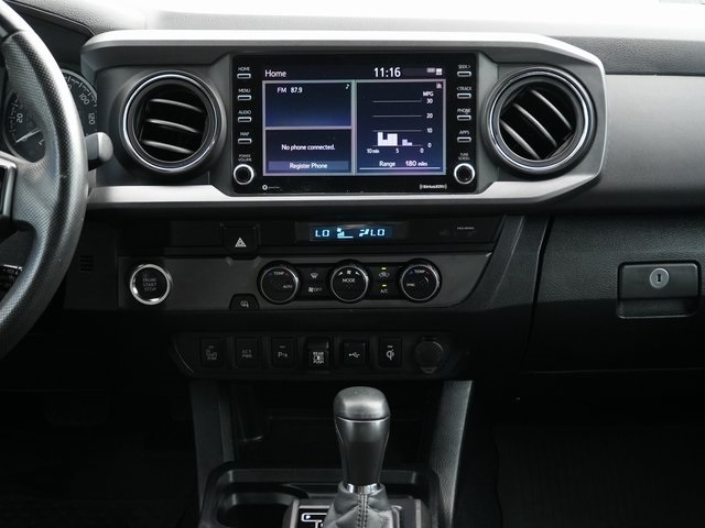Vehicle image 21 of 25