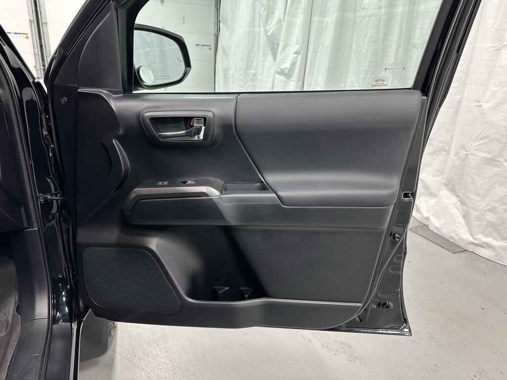 Vehicle image 45 of 52