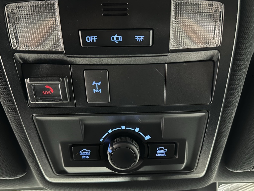 Vehicle image 34 of 52