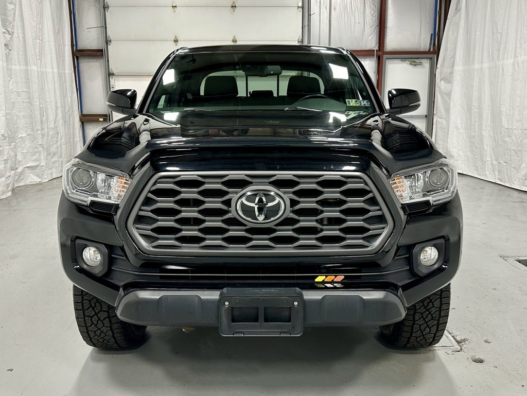 Vehicle image 2 of 52