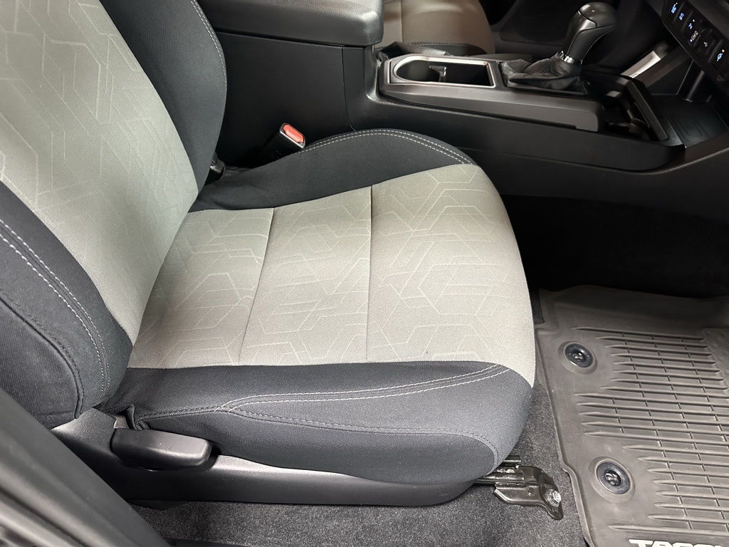 Vehicle image 47 of 52