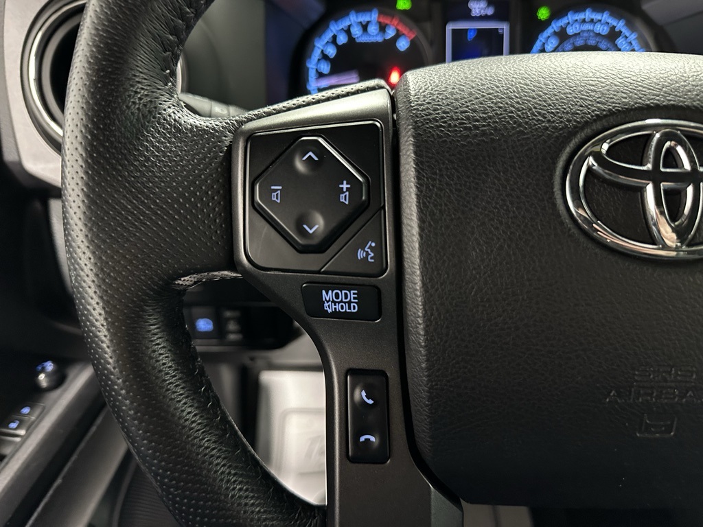 Vehicle image 18 of 52
