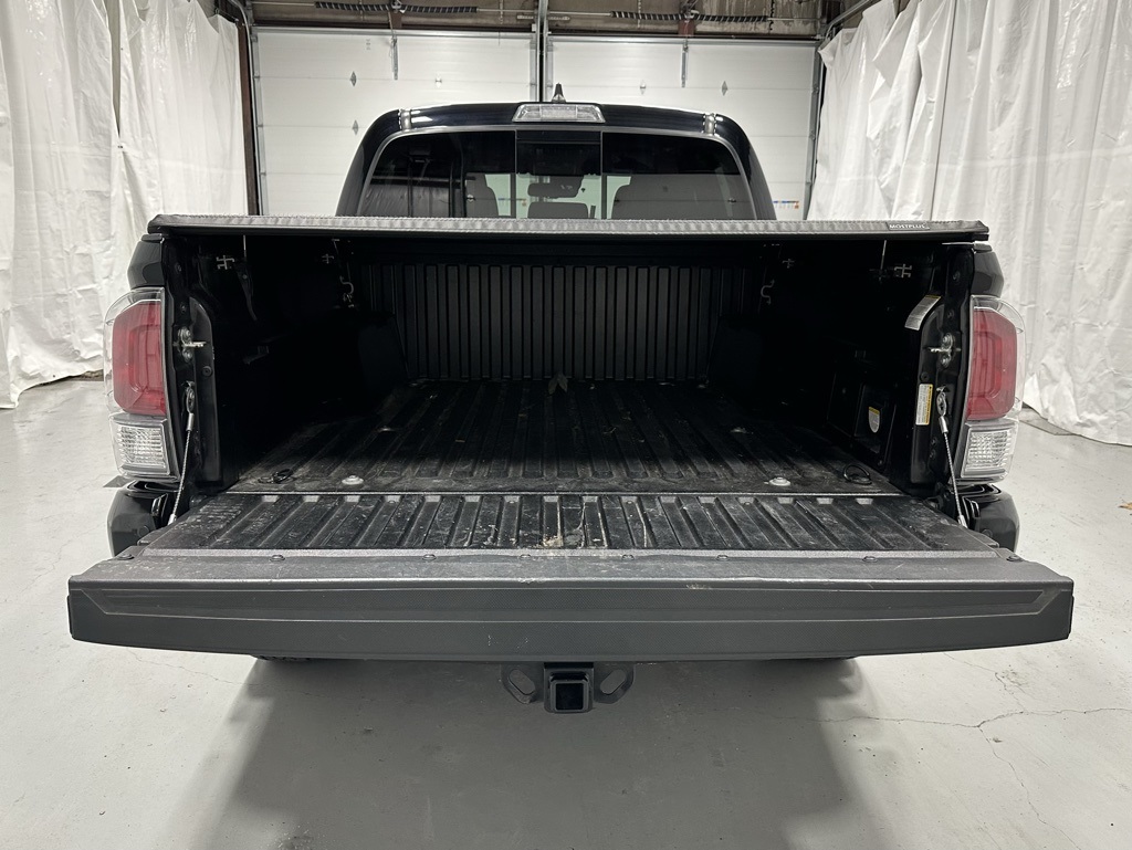 Vehicle image 39 of 52