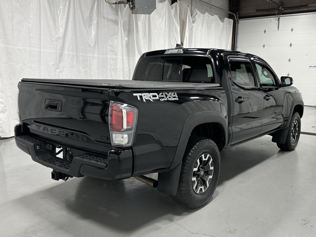 Vehicle image 4 of 52