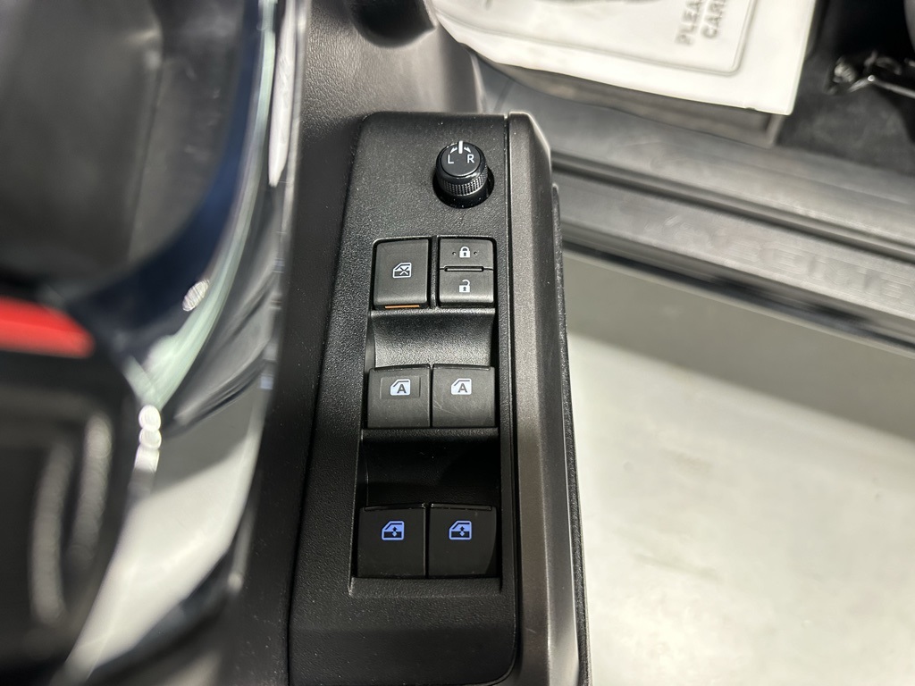 Vehicle image 9 of 52