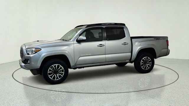 2021 Toyota Tacoma TRD Sport Image 2 of 30