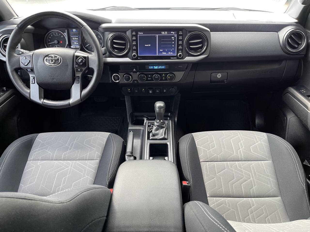 Vehicle image 21 of 38