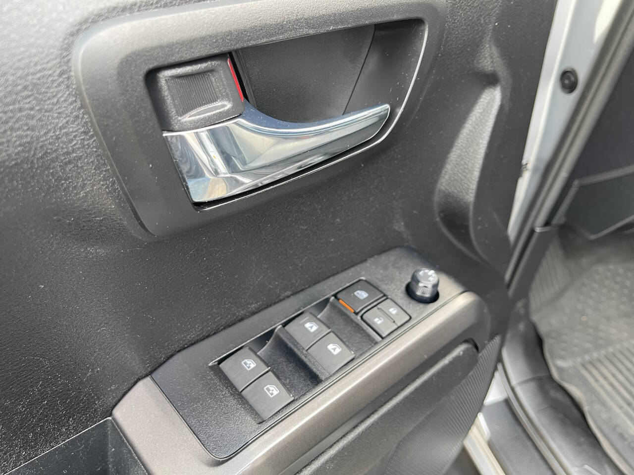 Vehicle image 29 of 38